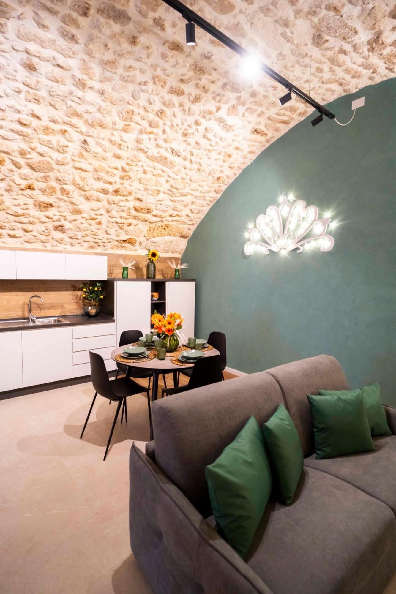 Castel Manfredi Apartments Manfredonia Kültér fotó